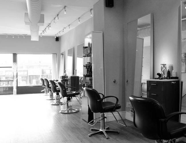 D Square Salon